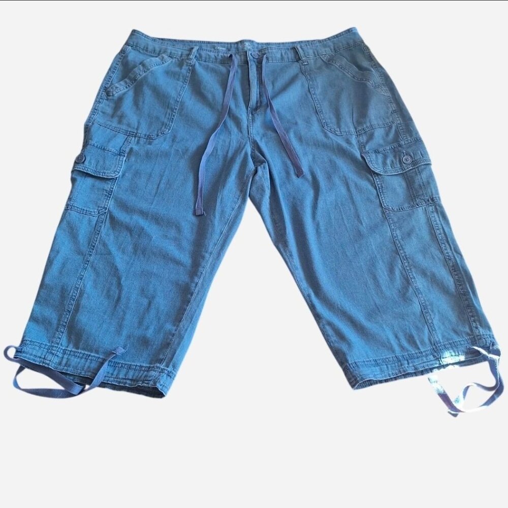 Women's plus size 22W blue capri cargo pants by St. John's Bay
